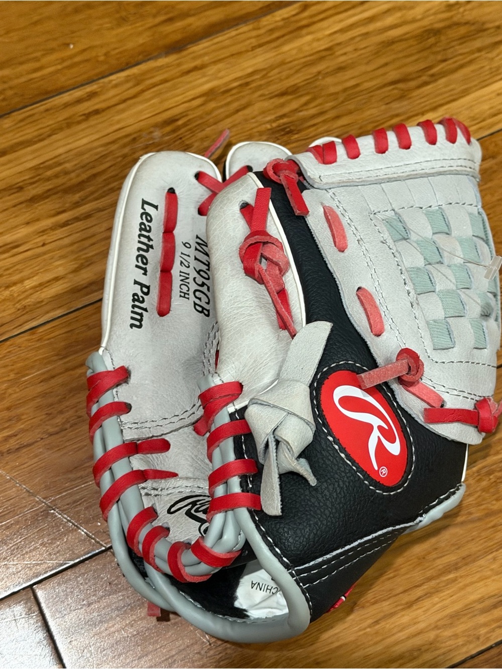 Rawlings Mike Trout Series Youth Tee Ball Baseball Glove 9.5" Mt95gb